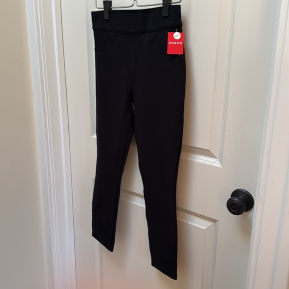 SPANX The Perfect Pants Four-Pocket Ankle Pants in Black Ponte Size SP - Picture 3 of 8